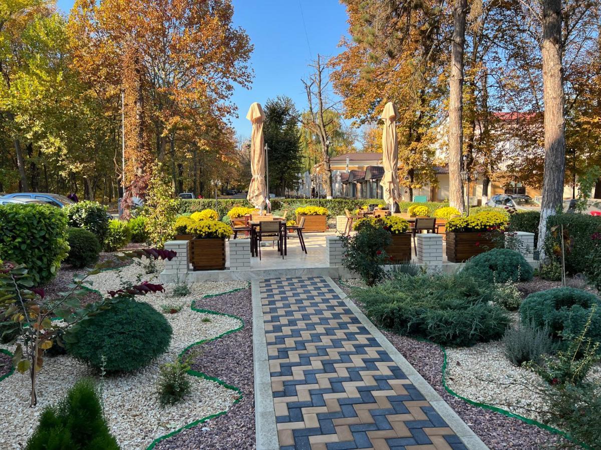 Hotel Mara Брэила Экстерьер фото